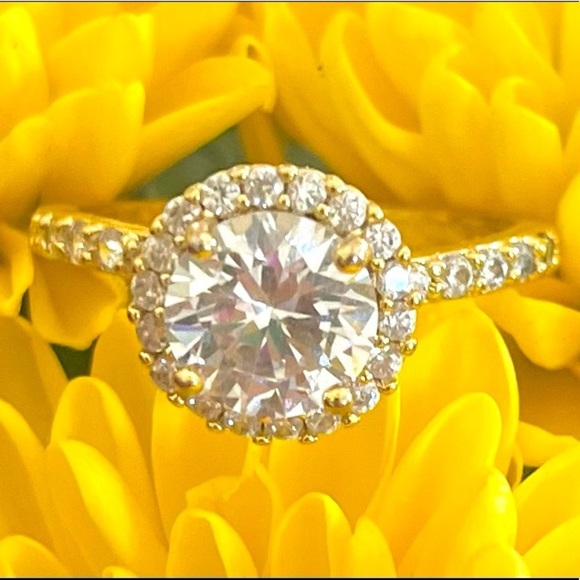 CUBIC ZIRCONIA PLATED RING SIZE 8 - Picture 3 of 5